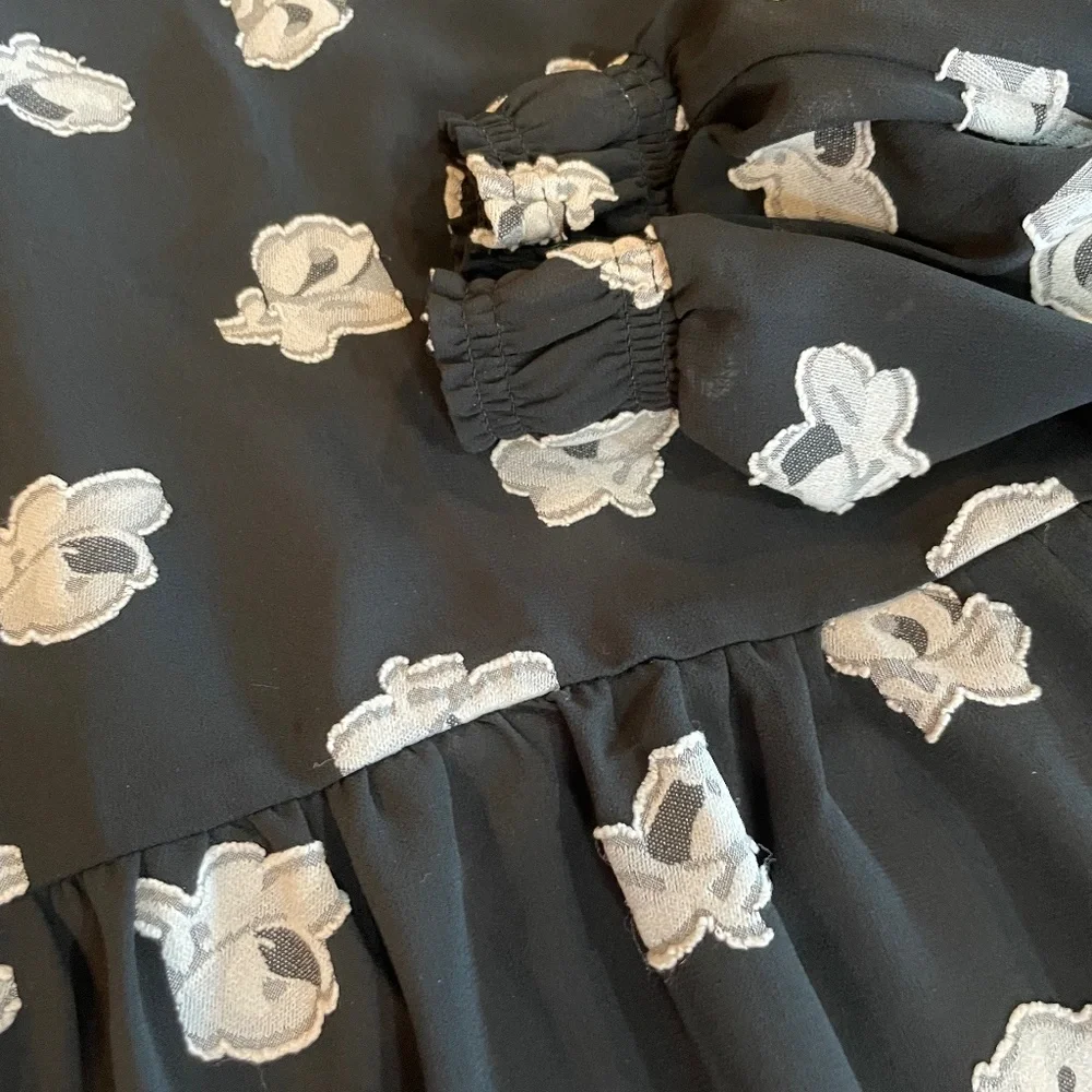 Loft Black and Off-White Ruffle-Bottom Top - PM - Picture 10 of 14